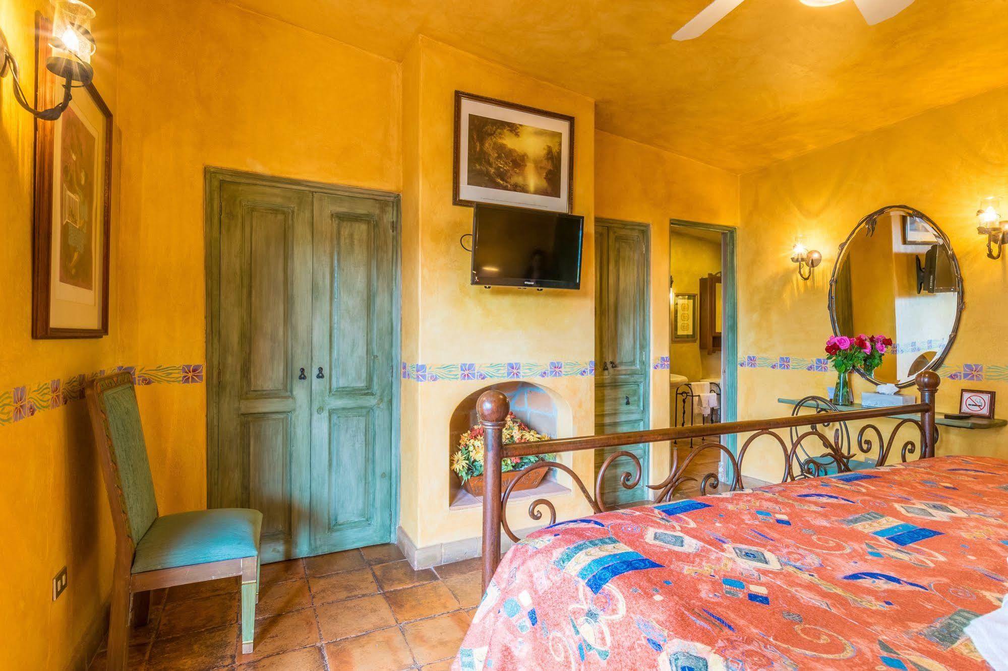 Casa Puesta Del Sol Hotel ซานมิเกล เด อาเญนเด ภายนอก รูปภาพ